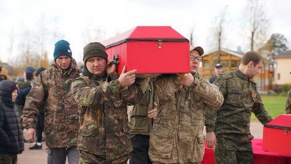 103 солдата были захоронены на воинском кладбище в Понтонном