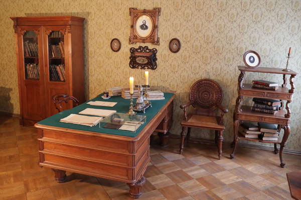 Музей Достоевского отмечает 50-летний юбилей