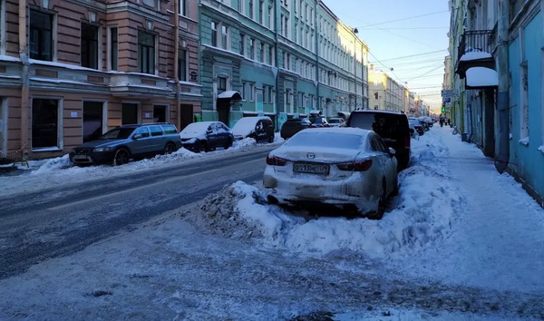 Петербуржцы призвали дать Беглову штраф в миллион рублей за некачественную уборку снега