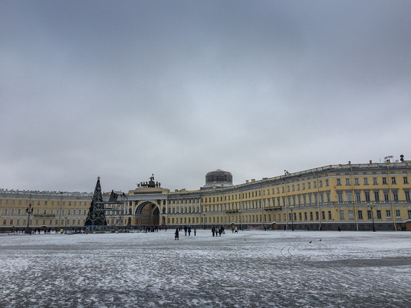 За минувшую неделю с улиц Петербурга вывезли 320 тыс. кубометров новогоднего снега