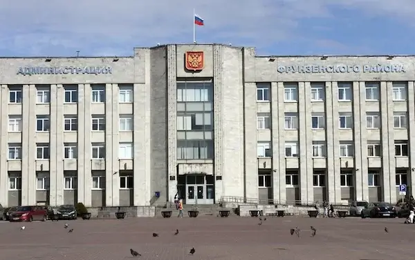 Власти Петербурга решают проблемы горожан по благоустройству при помощи фотошопа