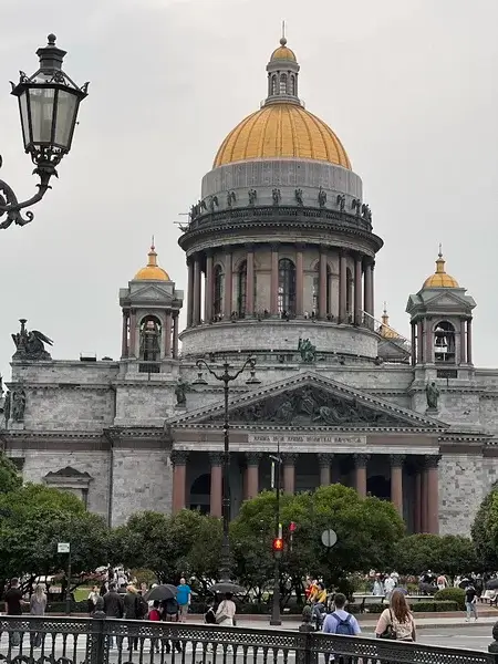 "Почта России" продолжает масштабную распродажу недвижимости в Петербурге