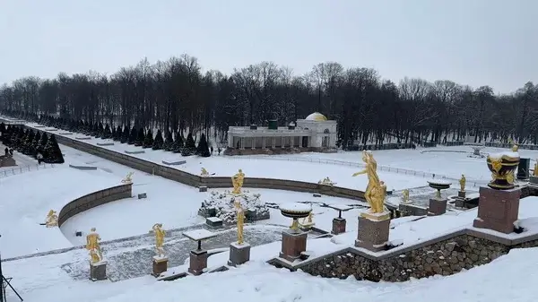 Под Петербургом разгорается конфликт: свыше тысячи домов могут пойти под снос из-за охранных зон Петергофа